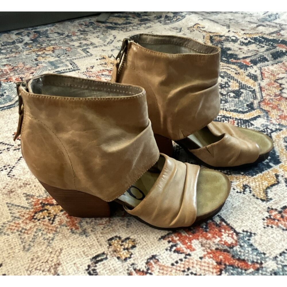 OTBT Women's Brown Leather Ankle Bootie Open Toe Zip Wedge Size 6.5